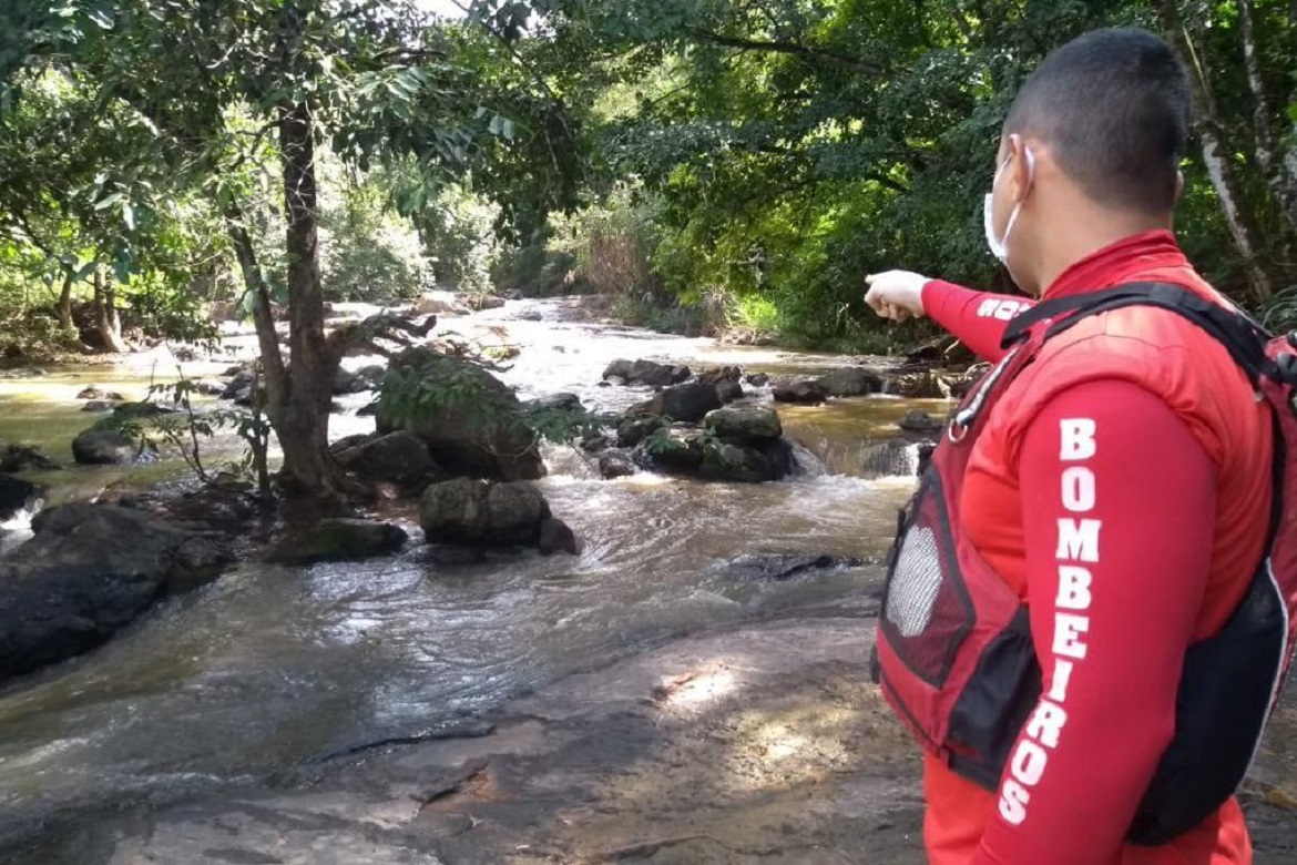  Mais um dia de buscas ao atleta que desapareceu após mergulho