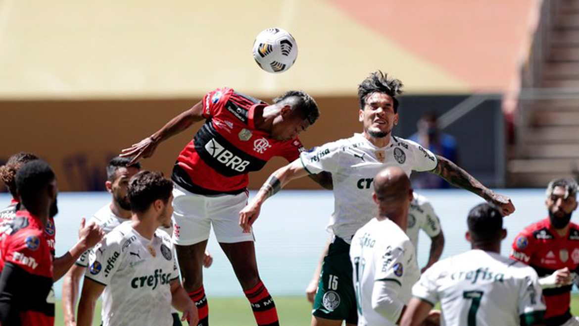  Em grande jogo, Flamengo bate Palmeiras nos pênaltis e é bicampeão da Supercopa