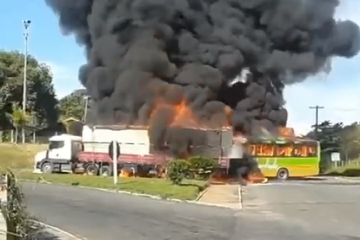  Grave acidente causa explosão em Bom Jesus do Itabapoana