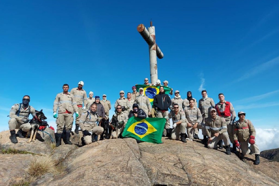  28 bombeiros participaram do primeiro dia de simulação de resgate no Pico da Bandeira