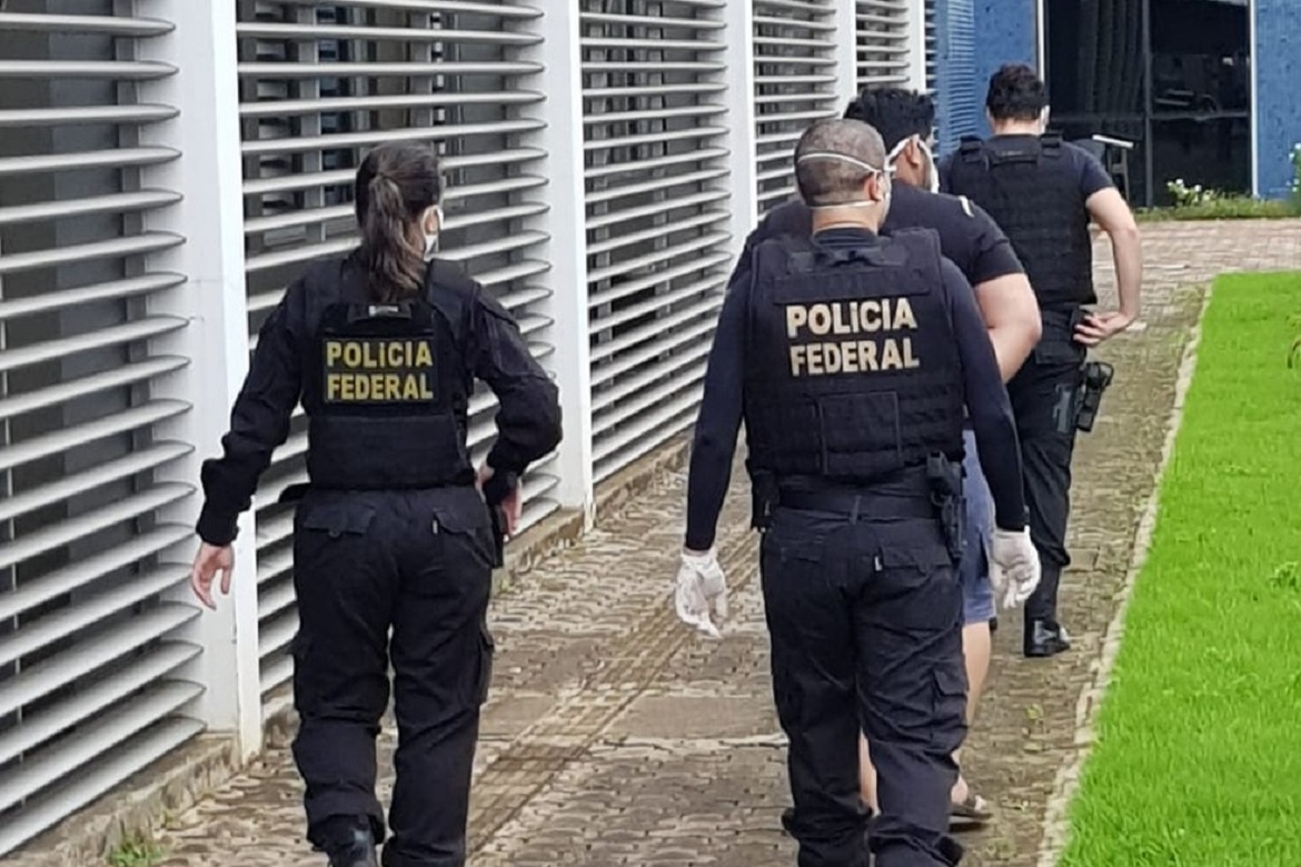  Polícia investiga compra de álcool gel pelo Espírito Santo