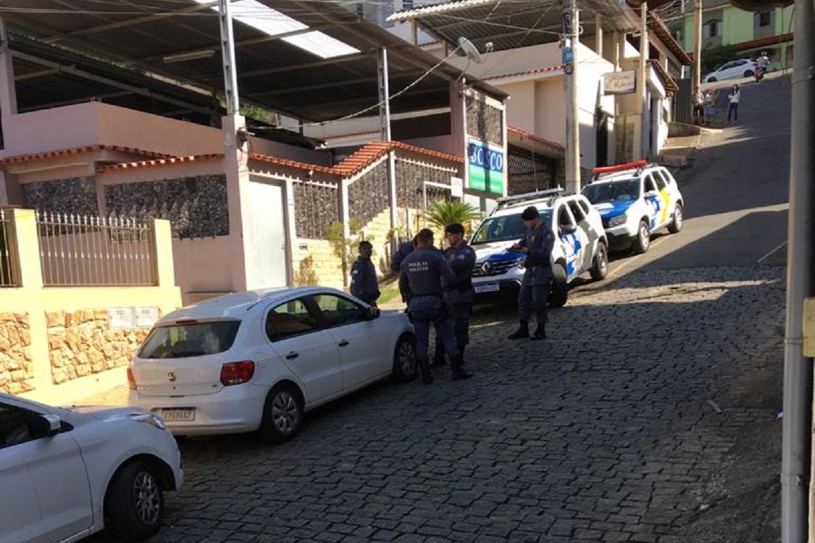  Dupla em moto tenta roubar malote em Cachoeiro