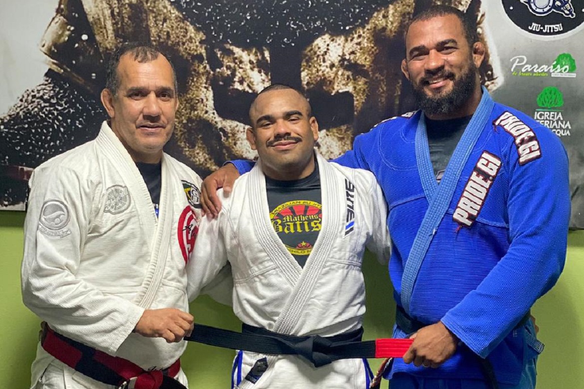  Atleta cachoeirense Matheus Batista é graduado faixa preta de Jiu Jitsu