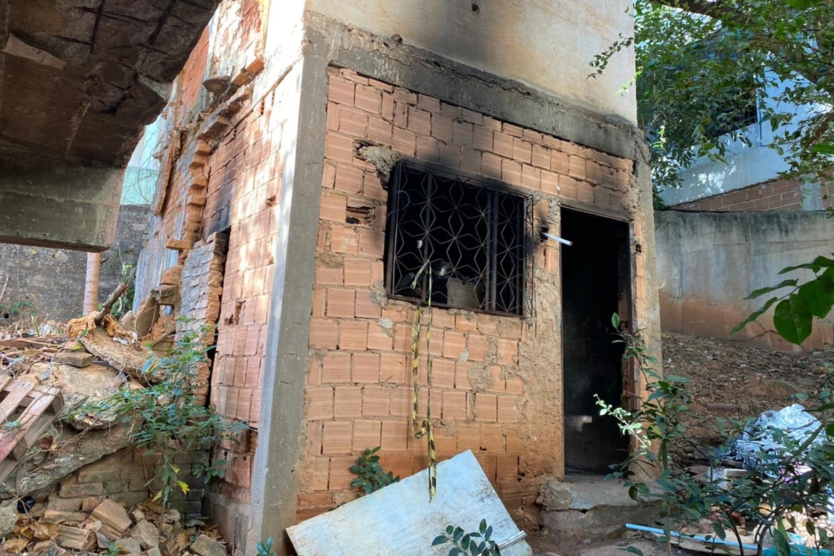  Uma pessoa morreu durante incêndio em uma casa em Cachoeiro