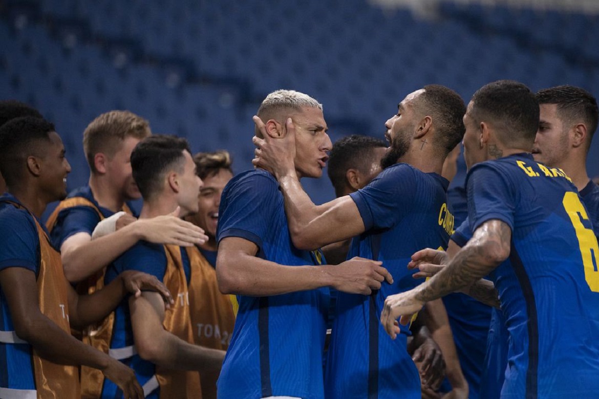  Seleção brasileira vence a Arábia Saudita e avança para as quartas