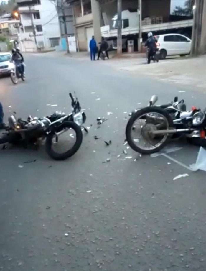  Motociclistas se envolvem em acidente em Cachoeiro de Itapemirim