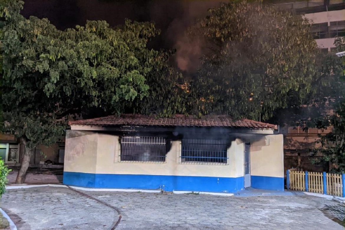  Incêndio atinge imóvel da Prefeitura na Praça de Fátima em Cachoeiro