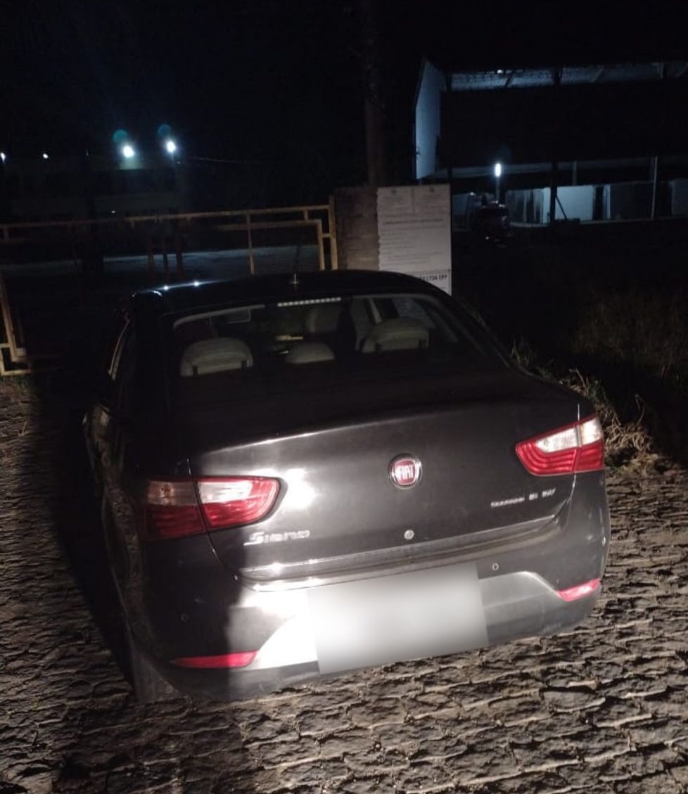  Motorista de aplicativo é assaltado durante corrida e tem carro roubado em Cachoeiro