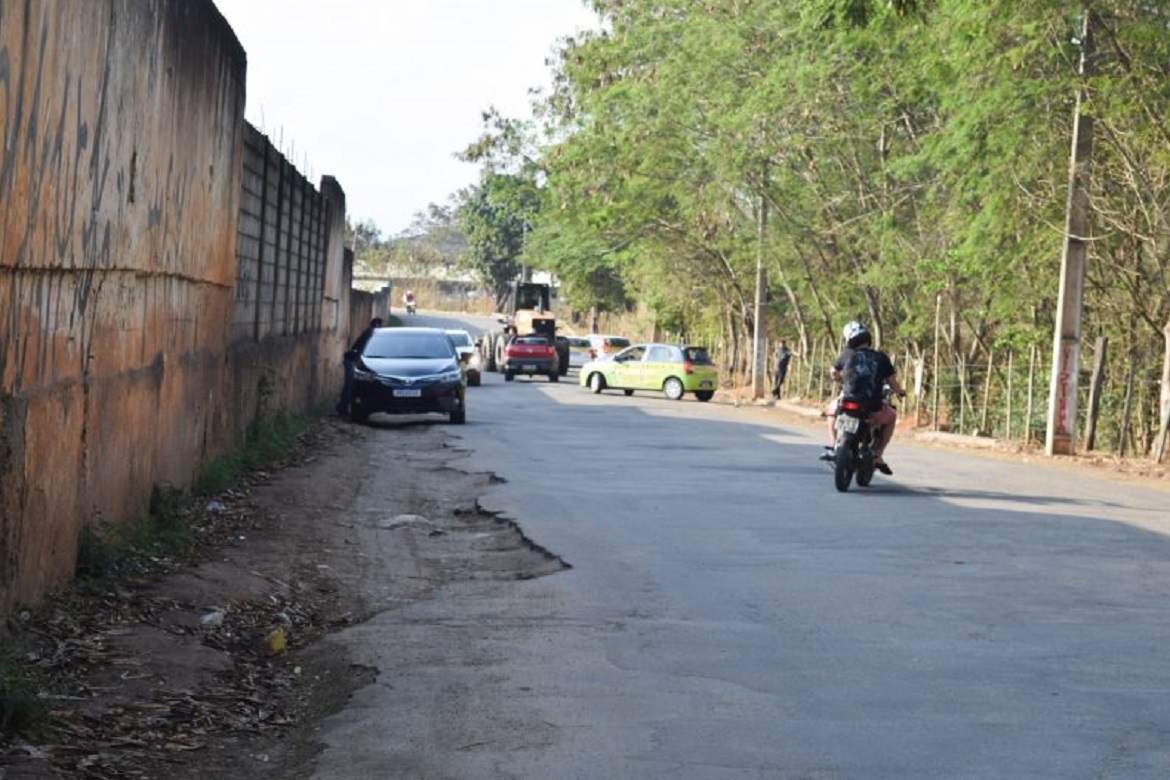  Rua ao lado do Parque de Exposições será fechada para obra no asfalto