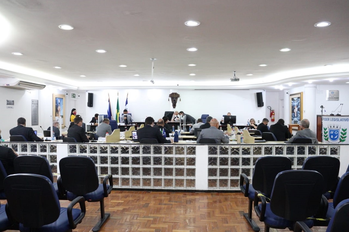  Vereadores de Cachoeiro são punidos após quebra de decoro