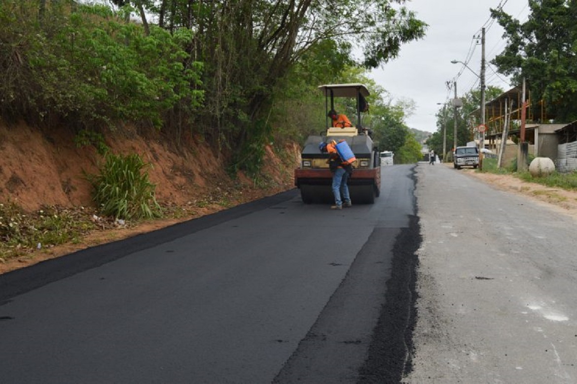  Em Cachoeiro, trânsito na Rodovia do Gavião é interrompido para mais obras