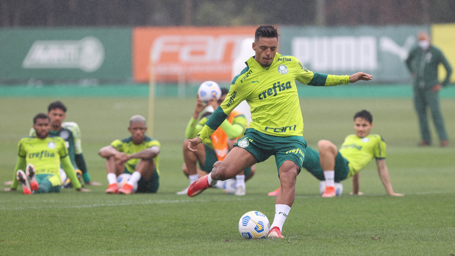  PALMEIRAS REALIZA TREINO TÉCNICO ANTES DE EMBARCAR PARA FORTALEZA-CE