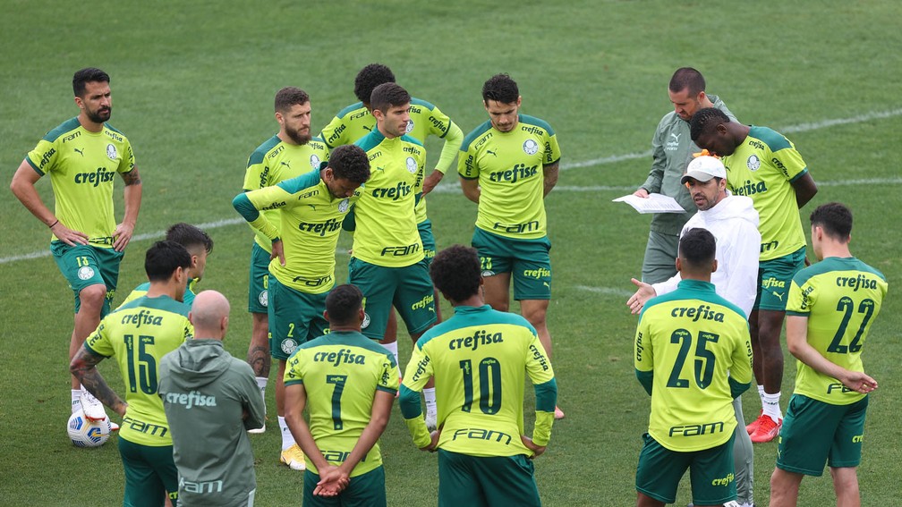  Escalação do Palmeiras: Abel finaliza preparativos antes da viagem para enfrentar o Fortaleza