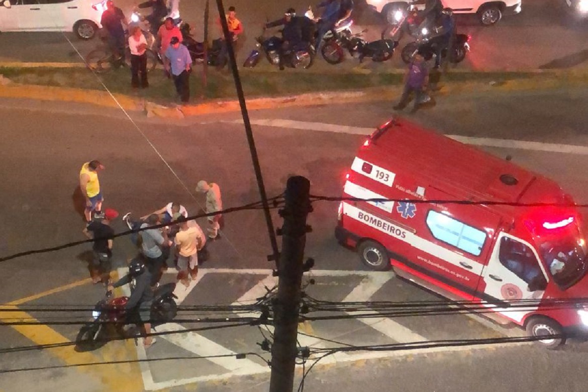  Câmera registra colisão entre duas motos em Cachoeiro