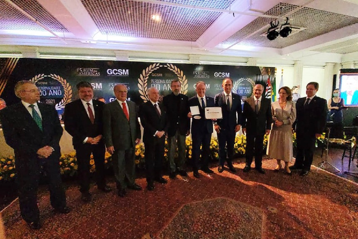  Governador do Espírito Santo é homenageado em premiação em São Paulo