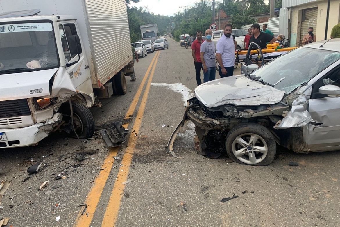  Acidente em Jerônimo Monteiro deixa duas pessoas gravemente feridas