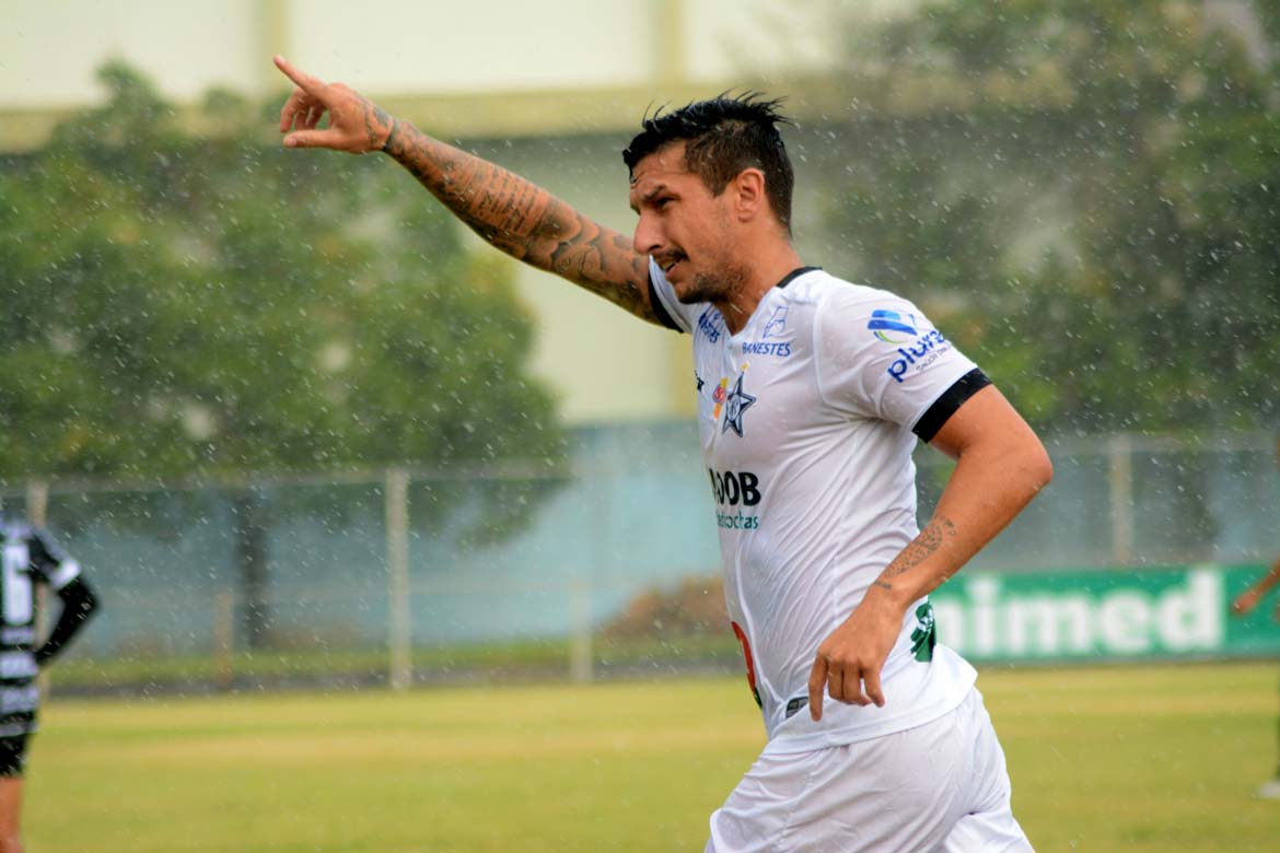  Estrela vence clássico no Salvador Costa