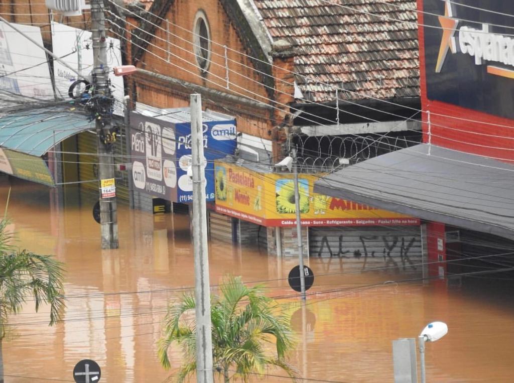  Deslizamentos em SP deixam 3 mortos e ao menos 4 feridos