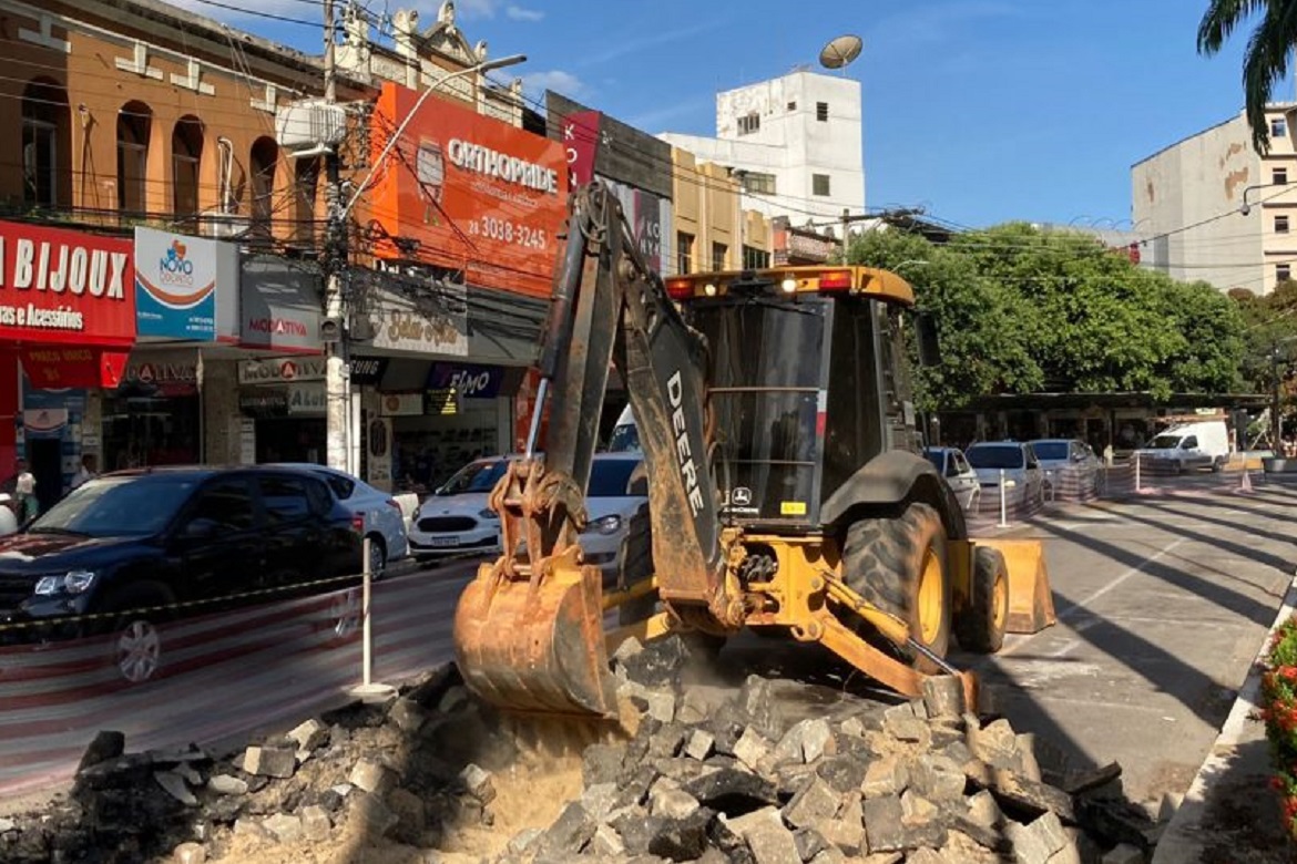  Obras de acessibilidade e mobilidade na praça Jerônimo Monteiro são iniciadas