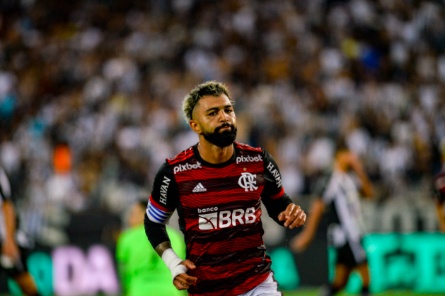  Flamengo tem boa atuação e vence o Botafogo por 3 a 1, no Nilton Santos