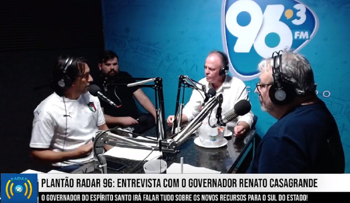  Durante passagem por Cachoeiro, governador Casagrande concede entrevista para a Rádio Cachoeiro