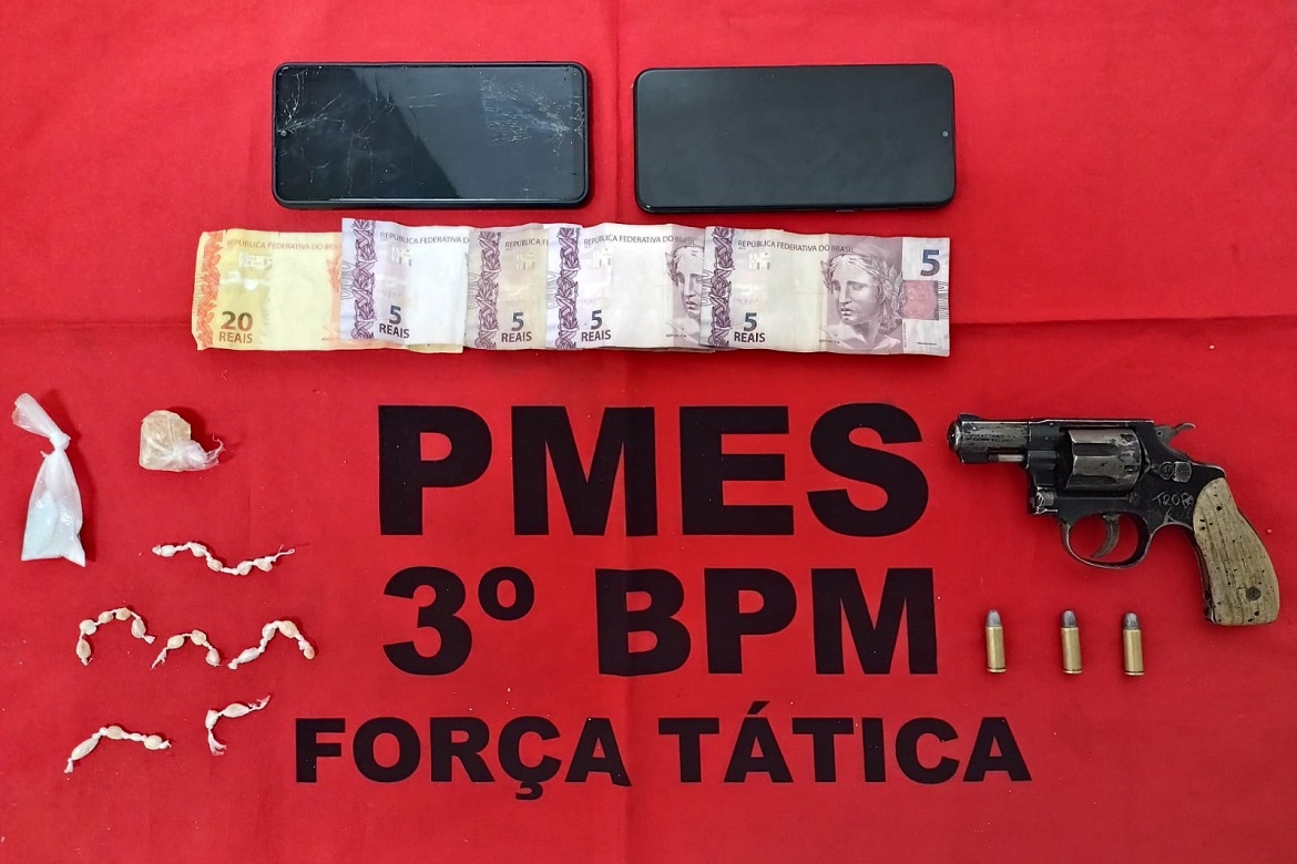  PM prende dois homens e apreende drogas e uma arma em Alegre