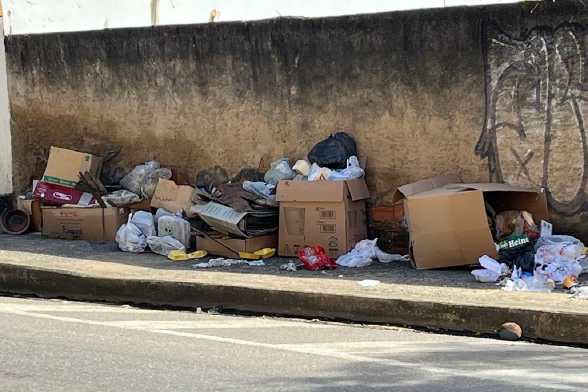  Após liminar, trabalhadores do serviço de limpeza urbana retornam ao trabalho em Cachoeiro