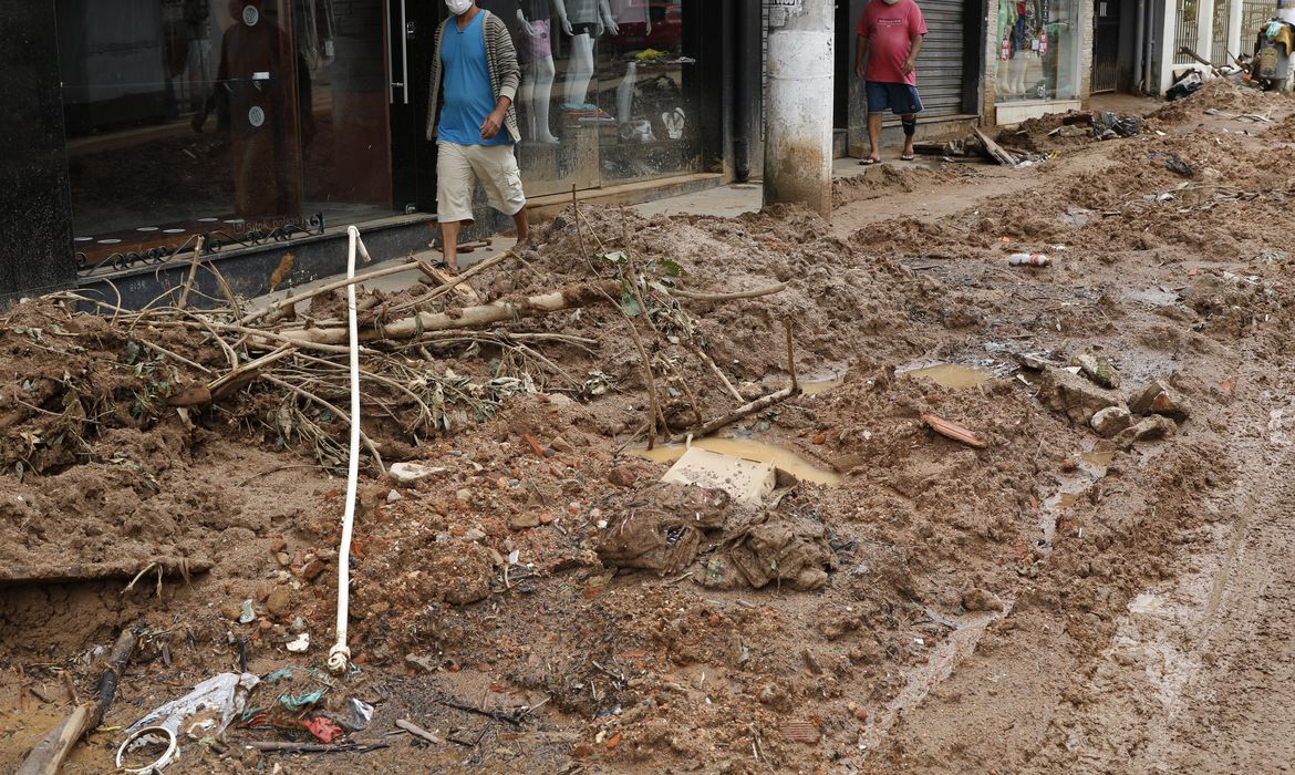  Número de mortos em Petrópolis chega a 152