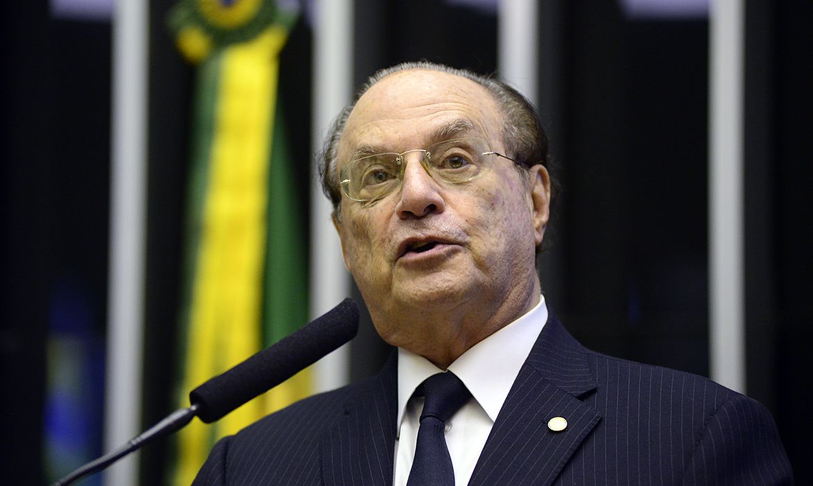  Paulo Maluf recebe alta hospitalar em São Paulo