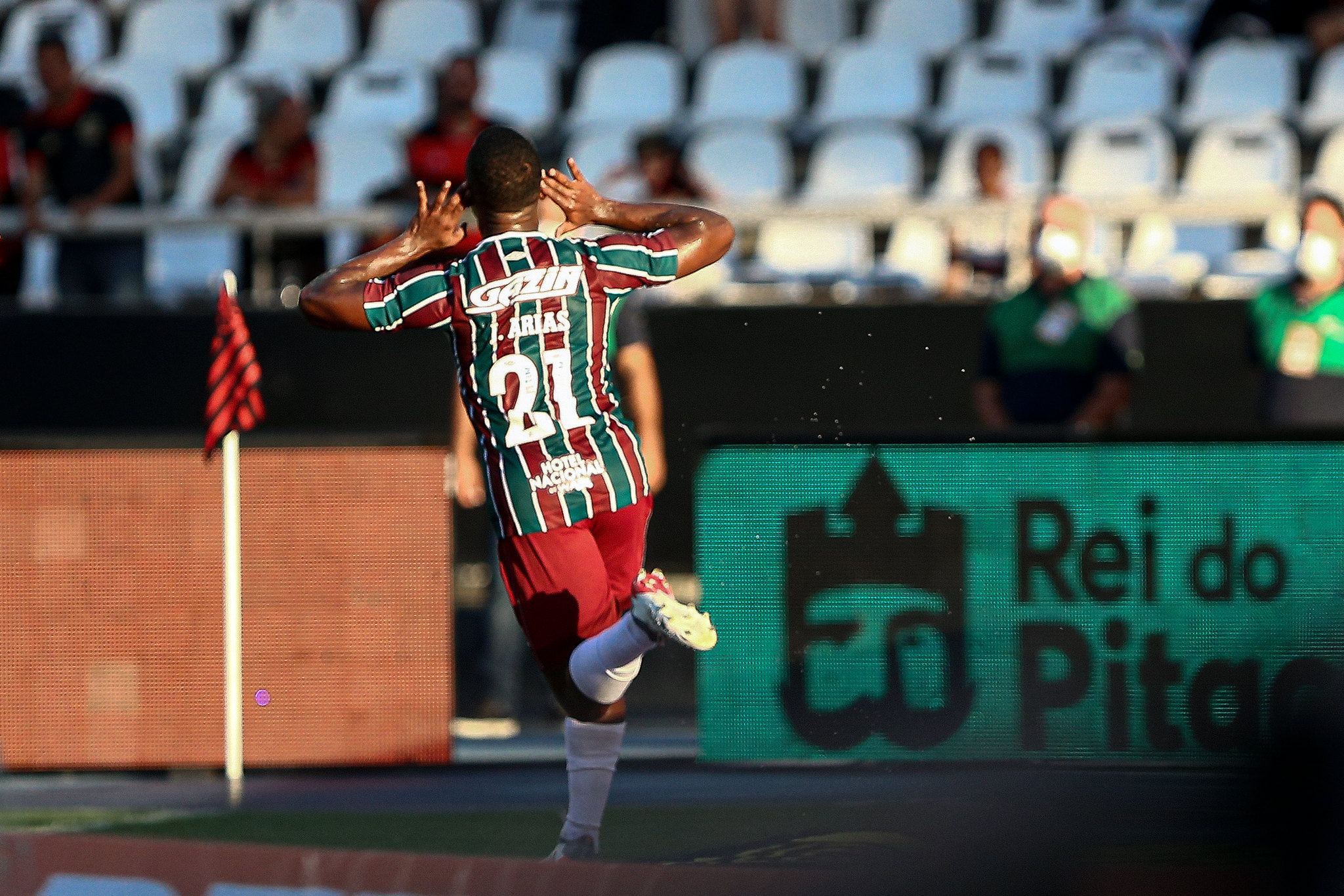  Gol no fim decide vitória tricolor no Fla-Flu