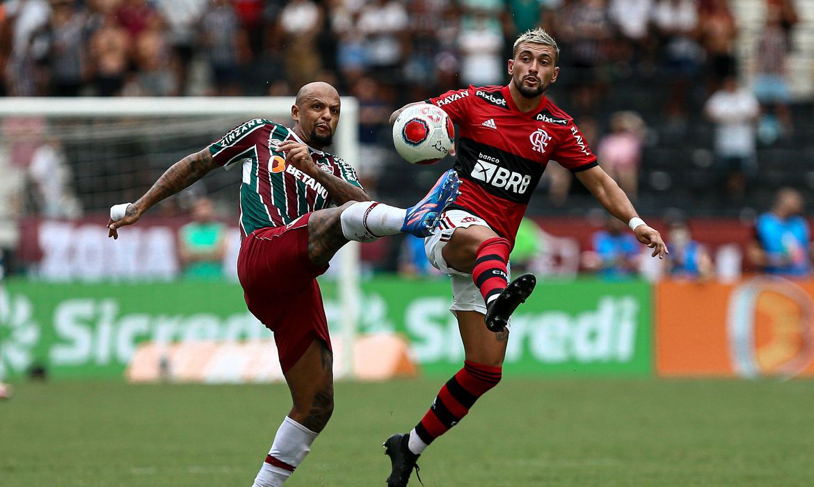  Flamengo e Fluminense começam a decidir título do Campeonato Carioca