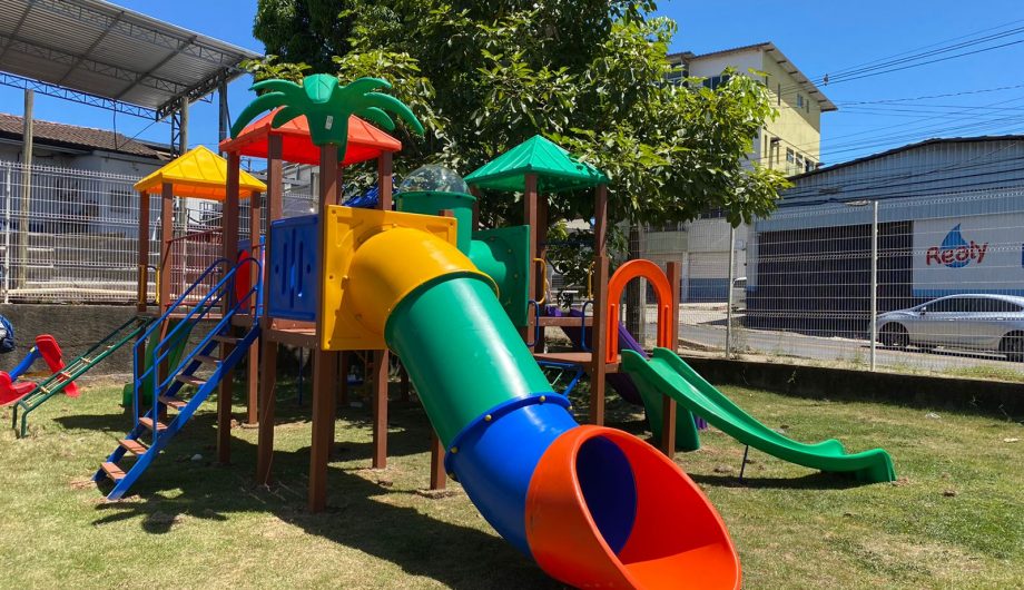  Escolas municipais de Cachoeiro começam a receber novos playgrounds