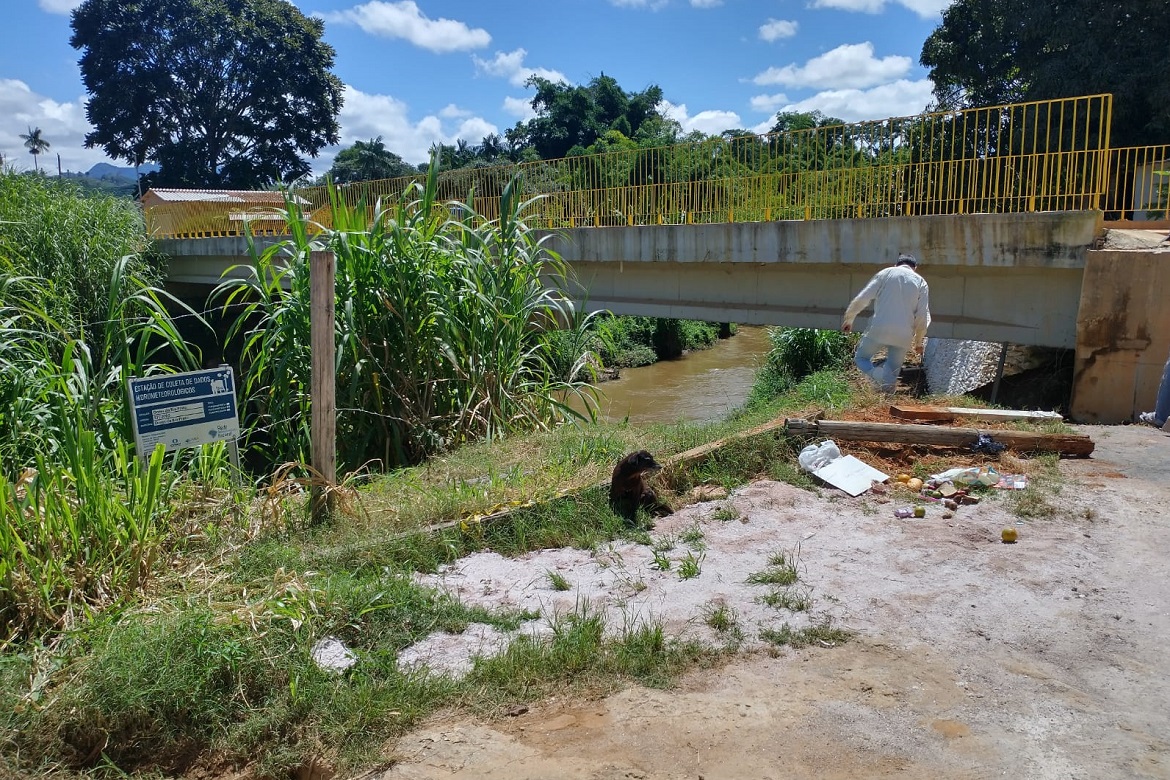  Homem é detido pela PM após danificar patrimônio federal em Dores Do Rio Preto