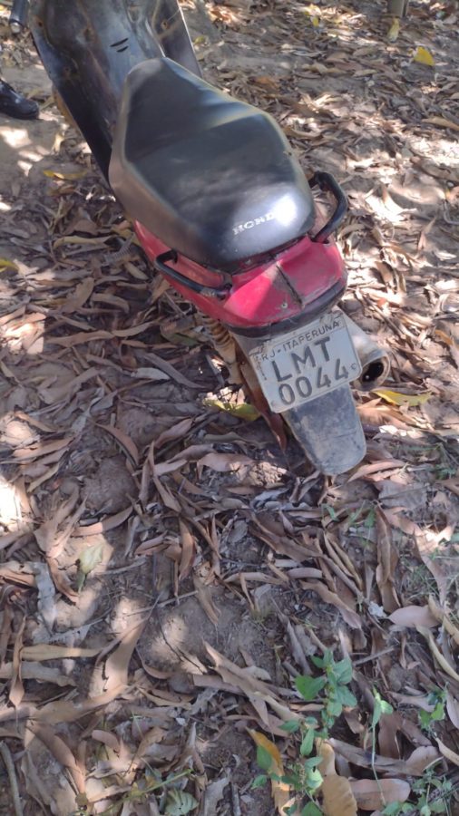  POLICIA MILITAR LOCALIZA EM JERONIMO MONTEIRO MOTOCICLETA ROUBADA EM MUQUI