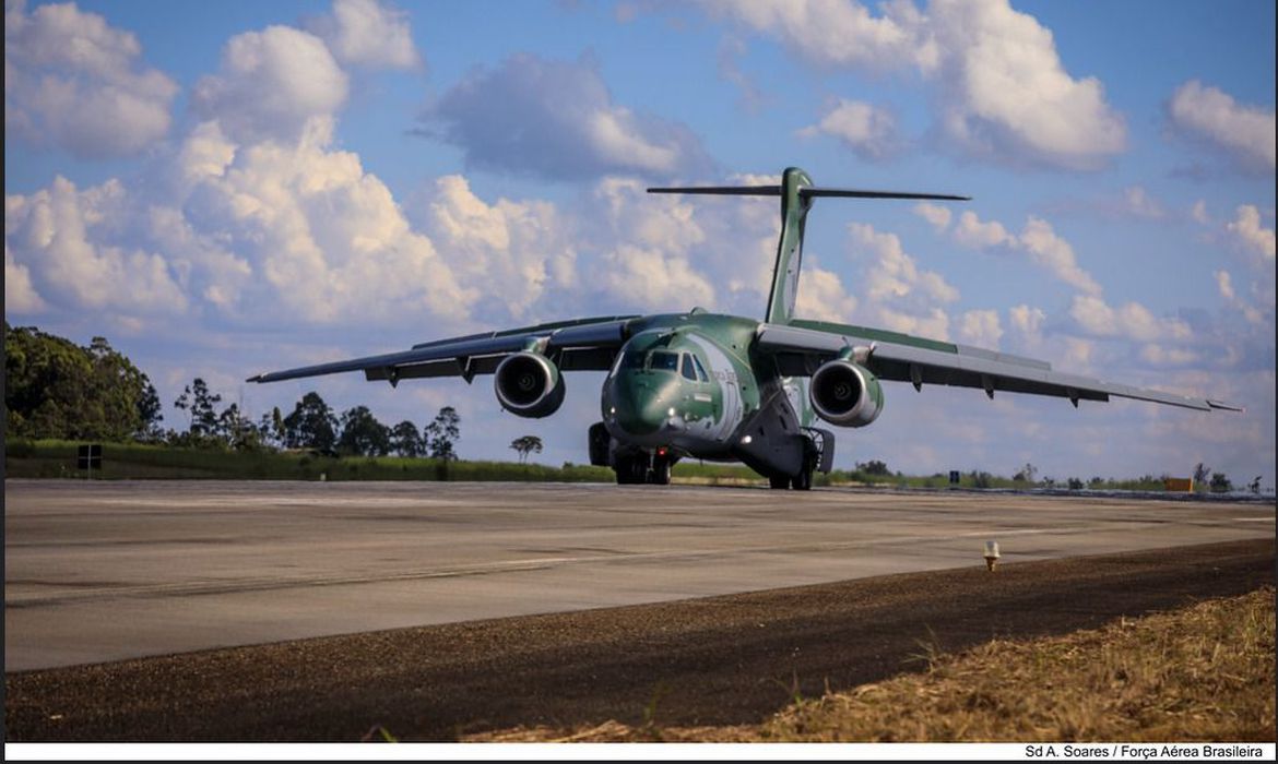  Avião da FAB que resgatará brasileiros decola hoje para a Polônia