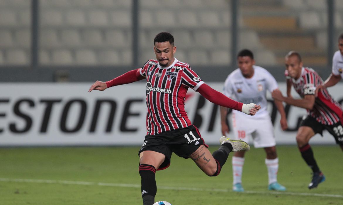  Luciano garante vitória do São Paulo na estreia da Sul-Americana