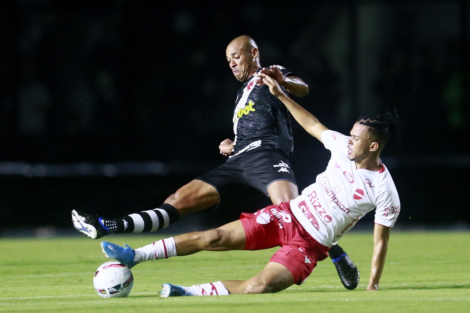  Vasco empata com o Vila Nova na estreia do Campeonato Brasileiro