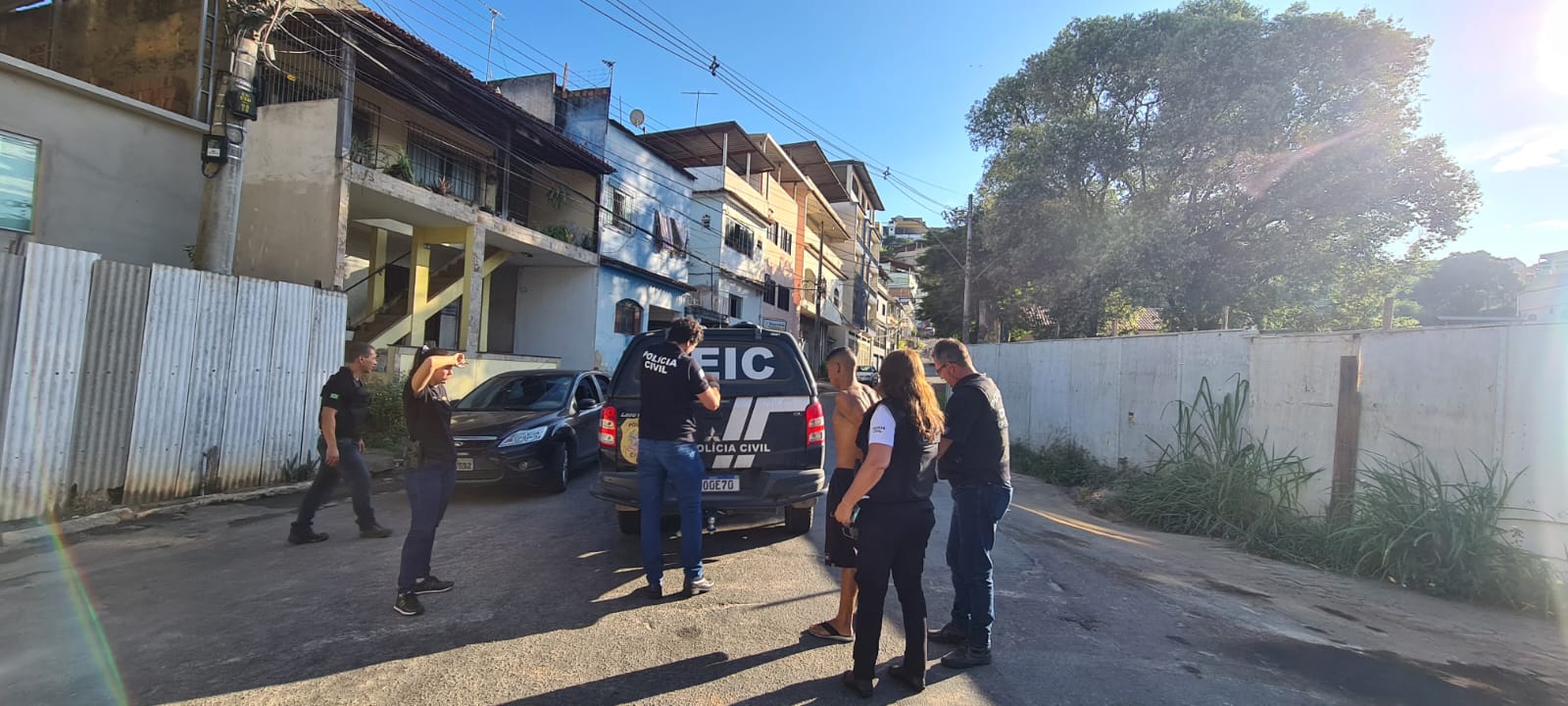  Sete homens são presos e um adolescente apreendido em operação da Polícia Civil em Cachoeiro