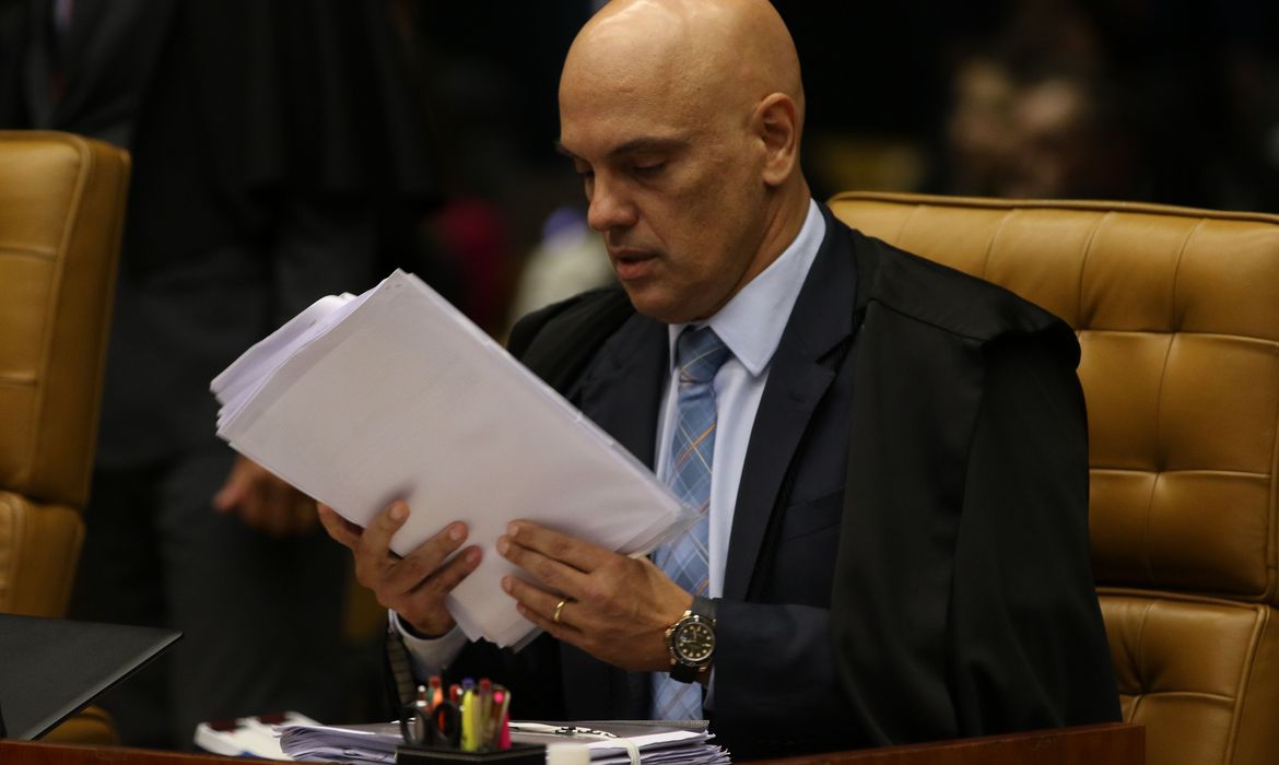  Para Alexandre de Moraes, deputado fica inelegível mesmo com indulto