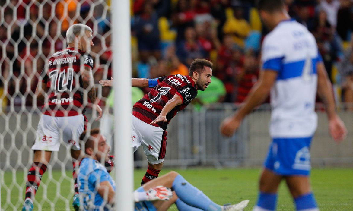  Flamengo derrota Universidad Católica e se classifica na Libertadores