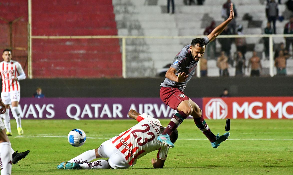  Fluminense se complica na Sul-Americana após empate com Santa Fe