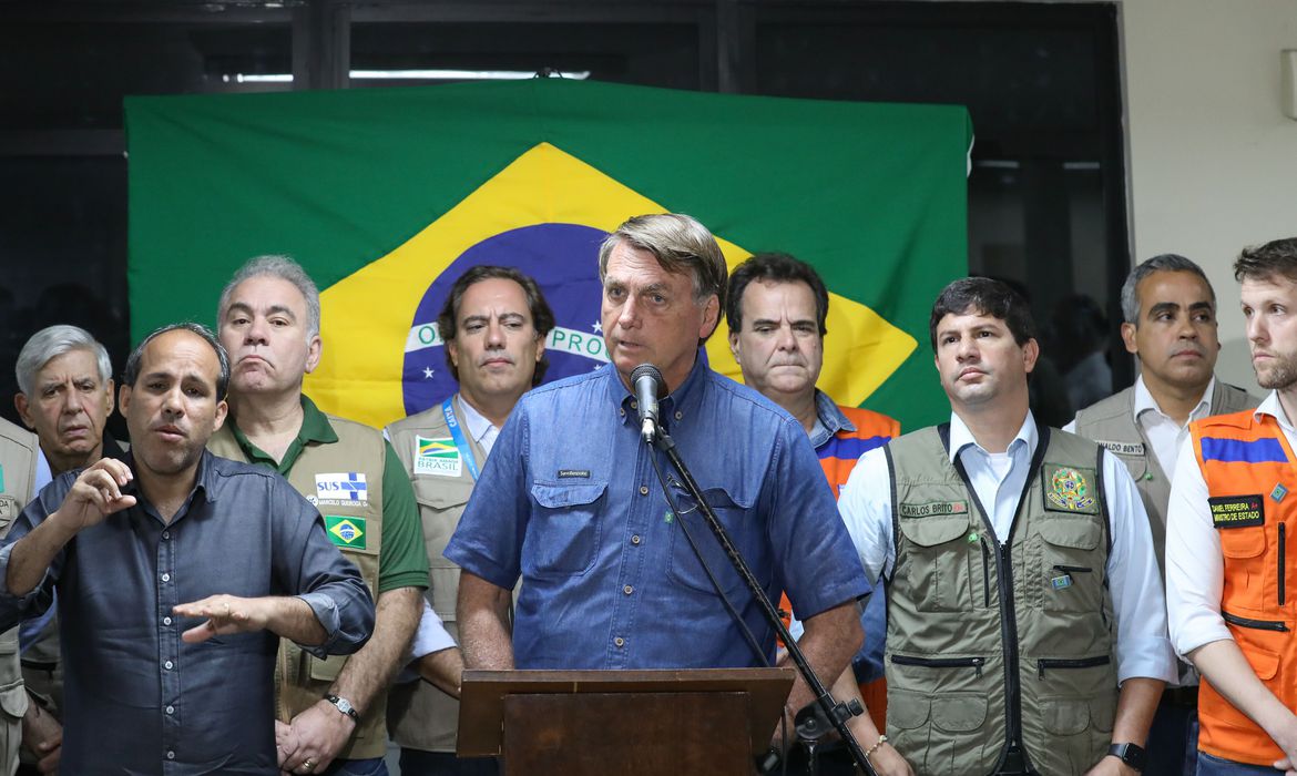  Presidente sobrevoa áreas atingidas por chuva no Grande Recife