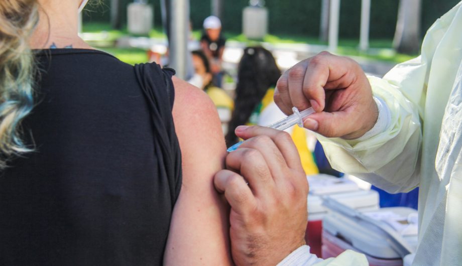  Nesta quinta: Ação na Praça Jerônimo Monteiro, em Cachoeiro, facilita acesso a serviços de saúde