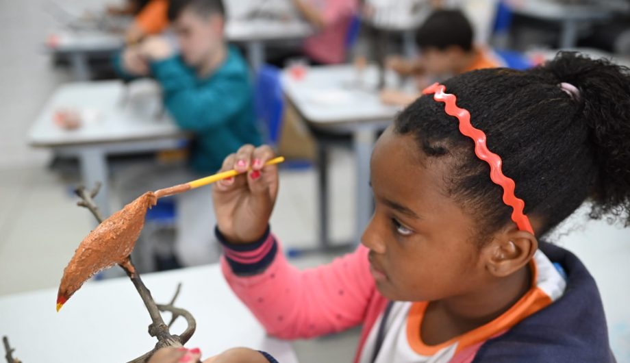  Mais de 10 mil estudantes participaram de atividades da Bienal Rubem Braga