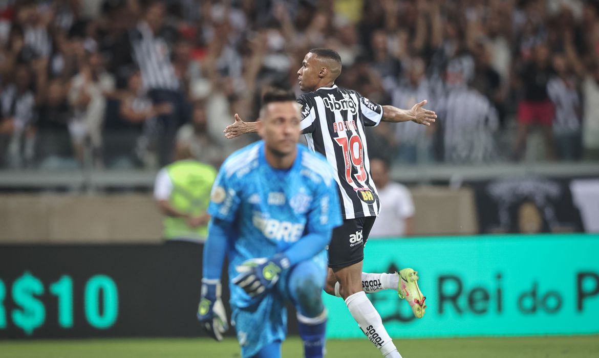  Em prévia de confronto pela Copa do Brasil, Atlético derrota Flamengo