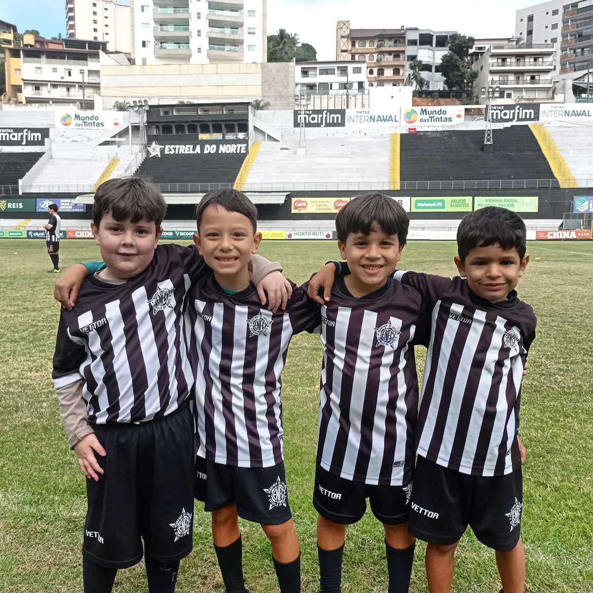  Escolinha de futebol do Estrela do Norte atende mais de 60 crianças no Sumaré