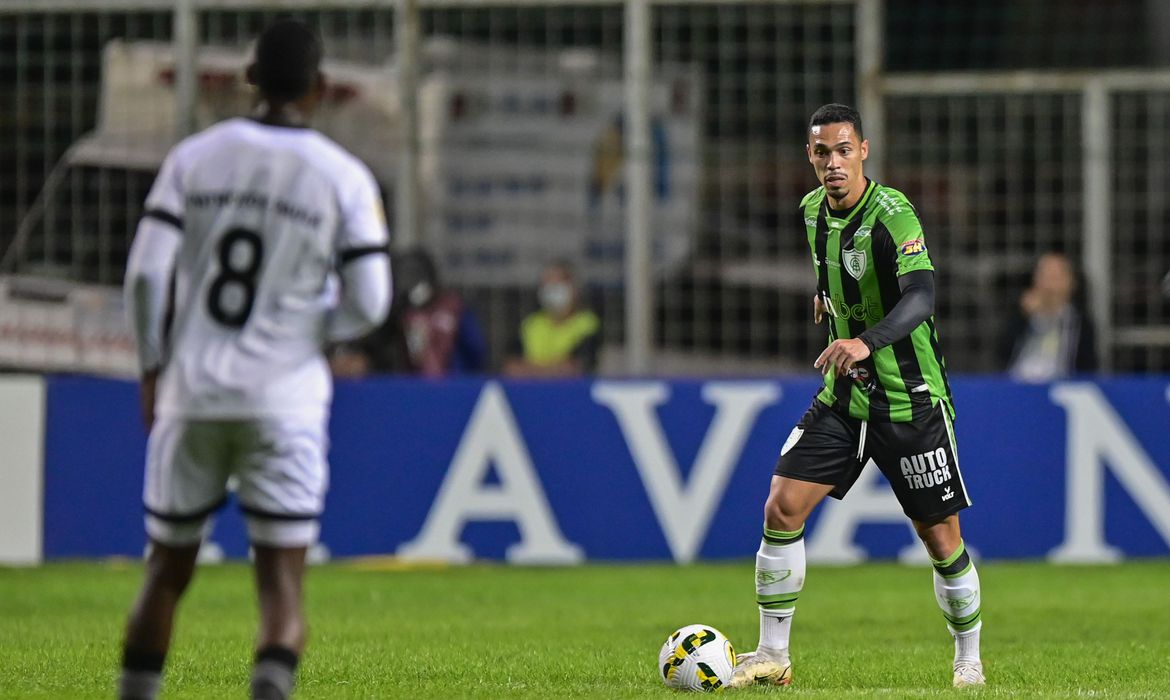  América-MG derrota Botafogo e fica perto das quartas da Copa do Brasil