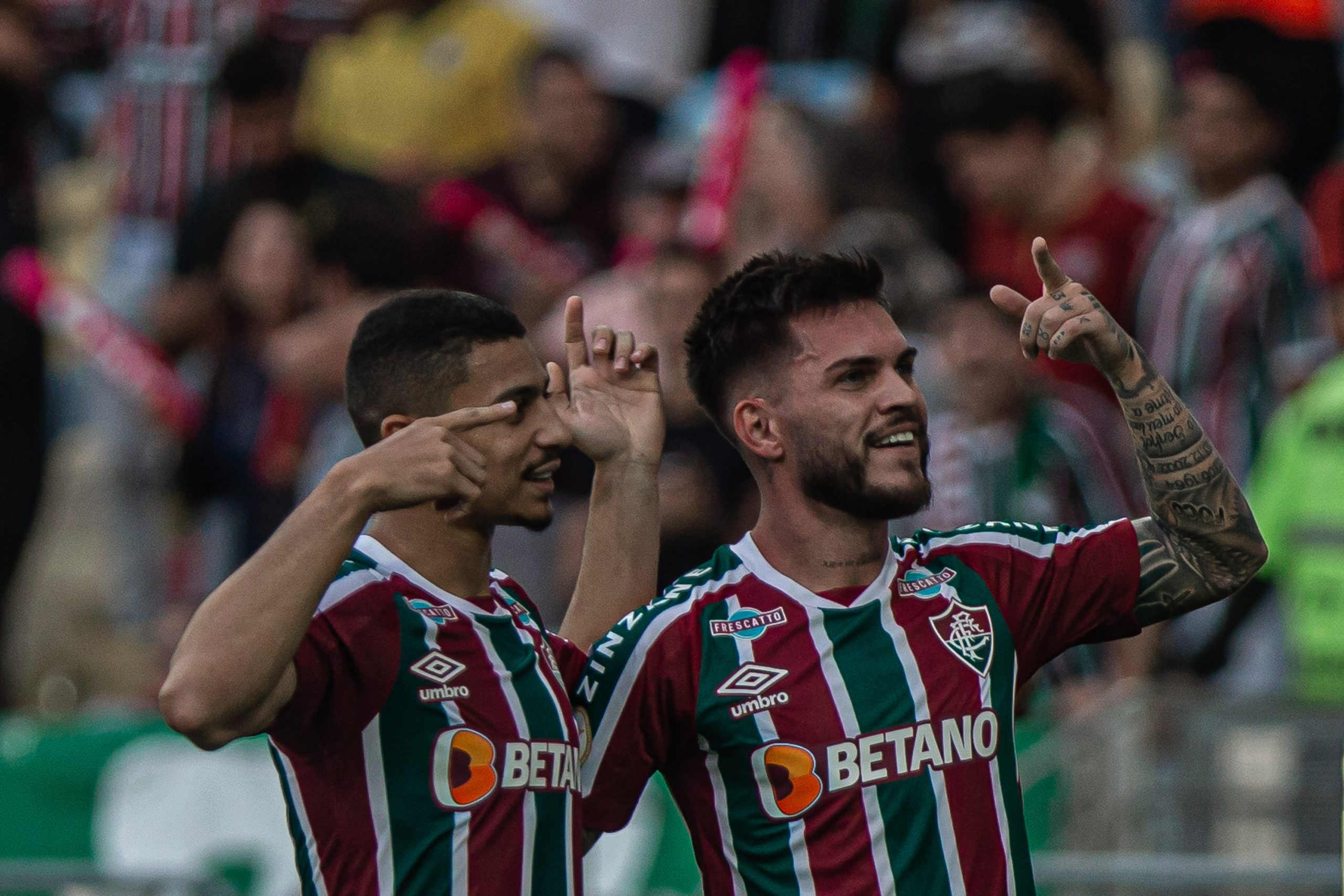  Fluminense vence o Flamengo e continua dentro da busca pelo título do Brasileirão