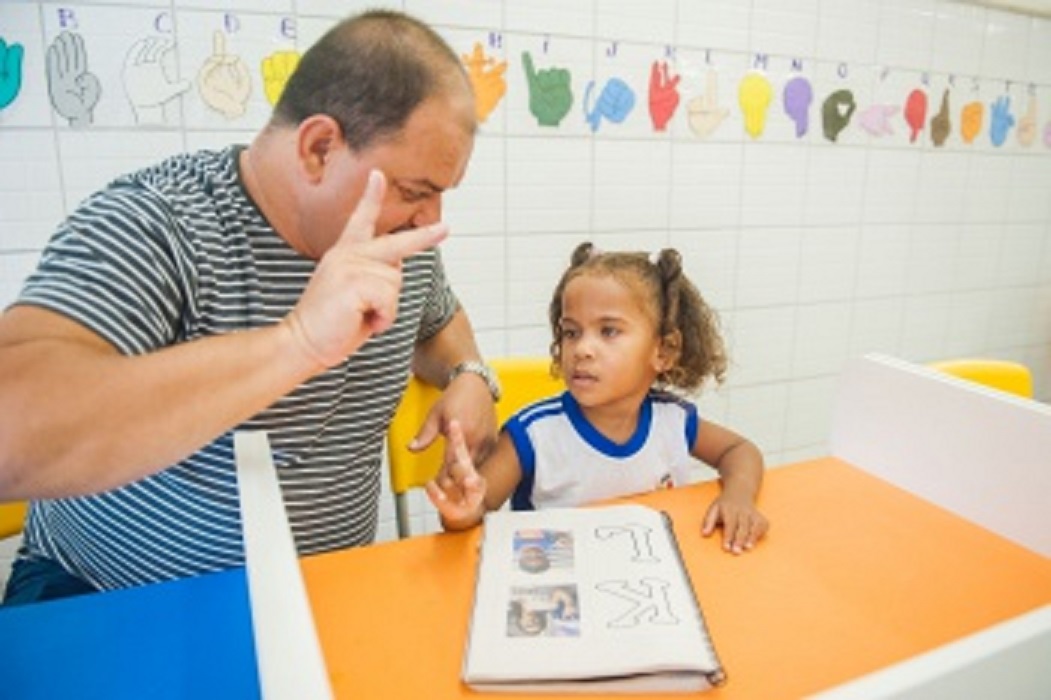  Vitória abre processo seletivo simplificado para professores