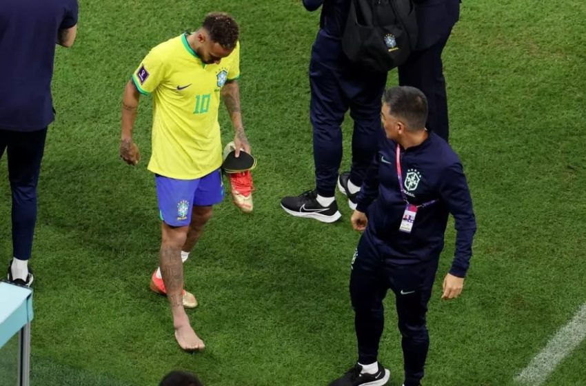  Neymar e Danilo estão fora da fase de grupos na Copa